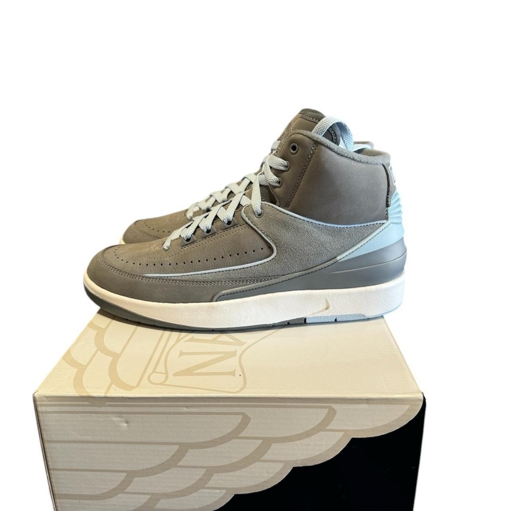 Women’s Air Jordan 2 retro cool grey/ice blue-white brand new in the box